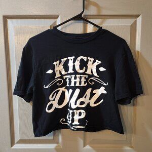 Woman's Cute Kick the Dust Up Graphic Crop T-Shirt / Black Size Medium